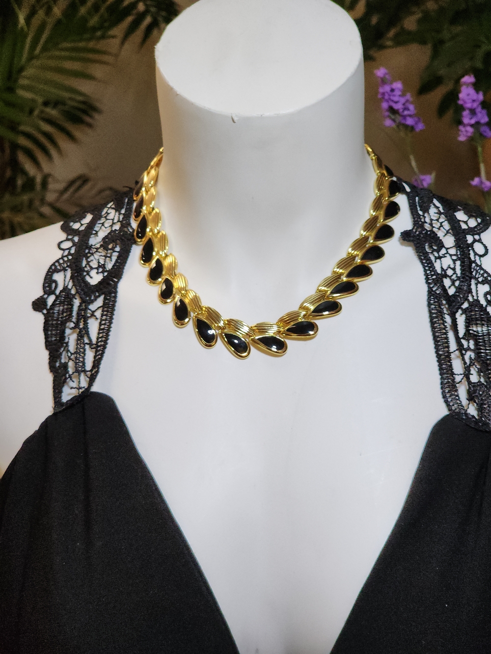Vintage Teardrop Collar Statement Necklace In Yellow Gold Tone With Black Enamel
